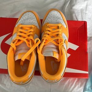 Nike Low top dunks (highlighter orange)
